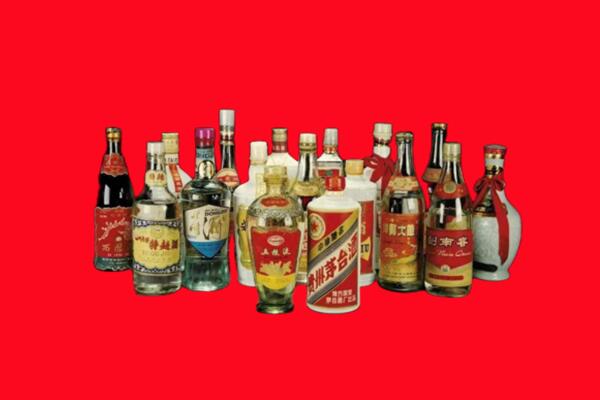 信阳回收十八老酒.jpg